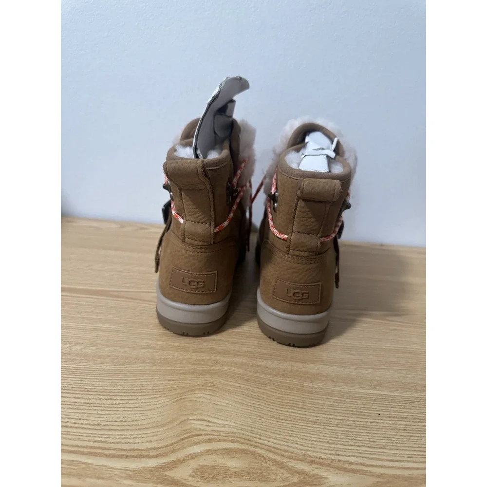 UGG new without